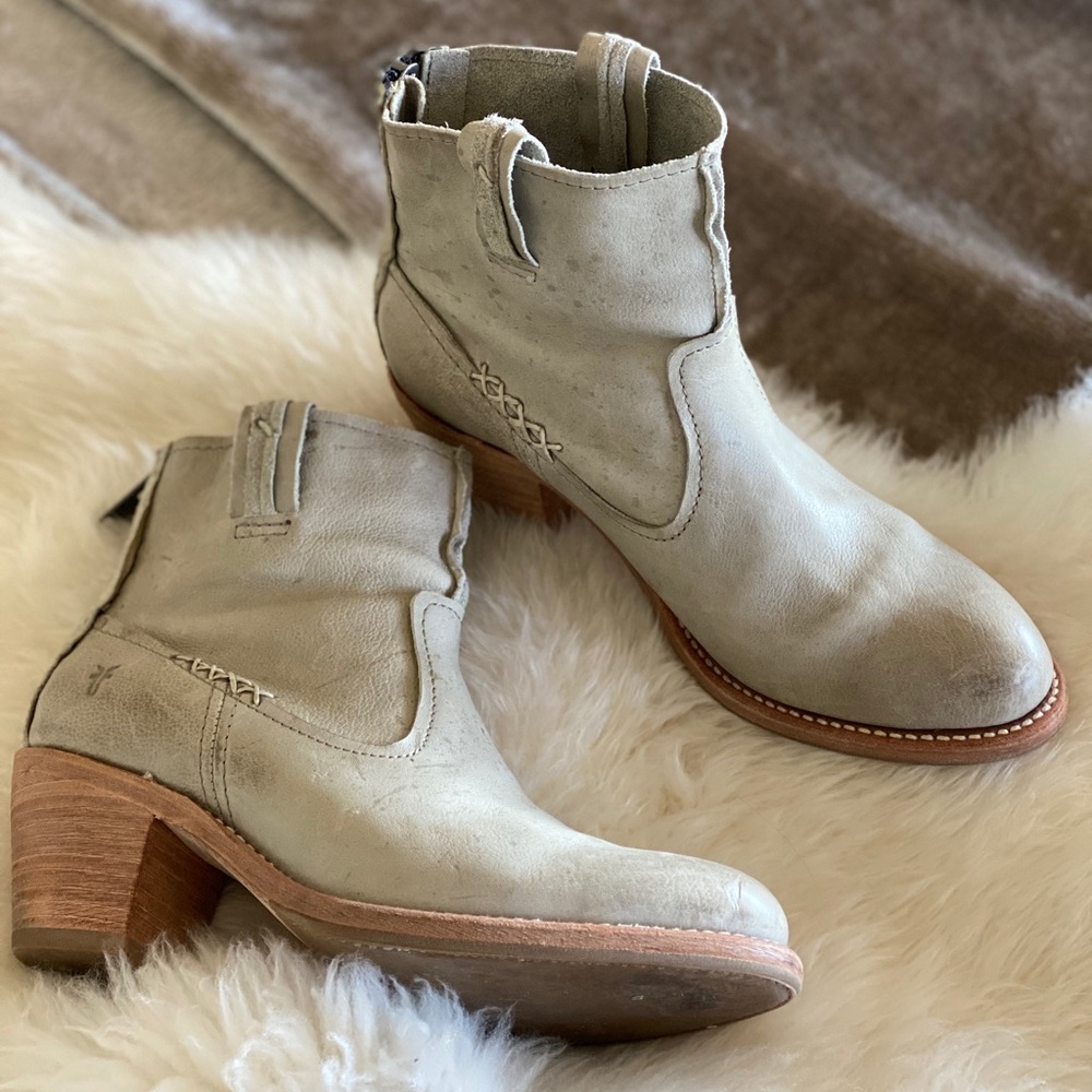 Light grey Frye ankle boots (10B), back zipper.